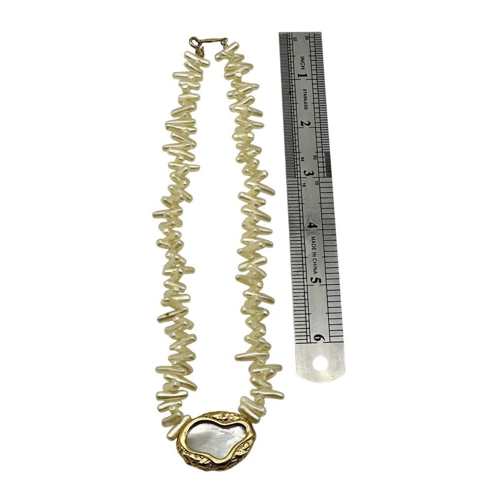 Napier Vintage Texture Pearl And Mother Of Pearl Faux Chocker Necklace Signed - Picture 5 of 7